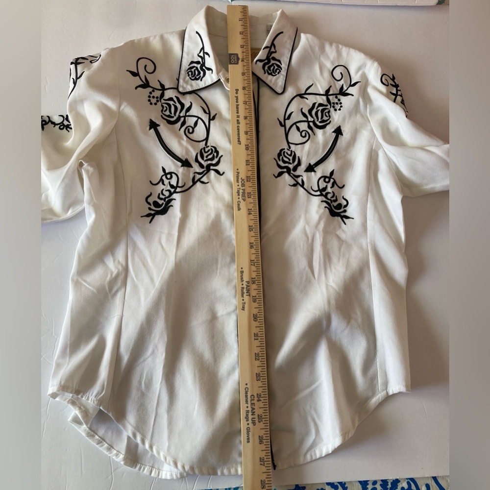 Scully SZ M Womens Western White and Black Embroidered with Roses Shirt - Picture 13 of 15